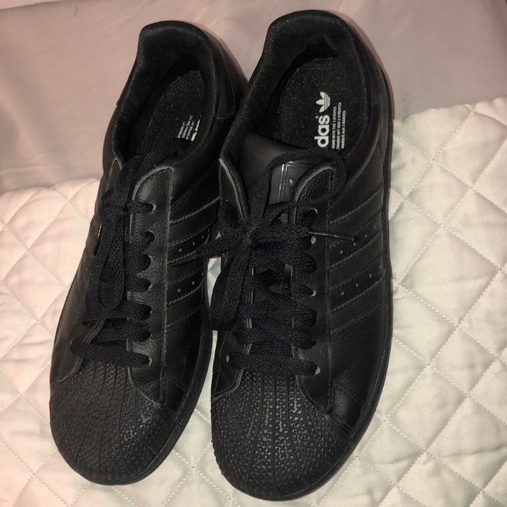 Adidas Superstars all black